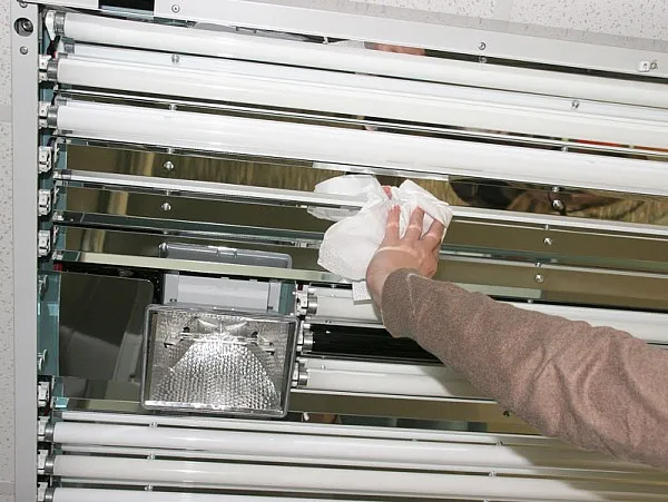Wartungsvertrag für Lichtkabinen
